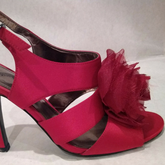 Red Rose High Heels Vintage Heel Strap - Picture 2 of 3